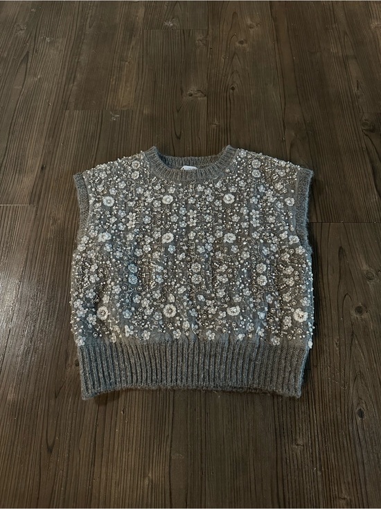 Zara Sweaters - Zara Grey Beaded Knit Sleeveless Vest